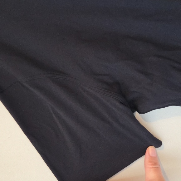 Lululemon Back In Action Tee - Picture 4 of 5